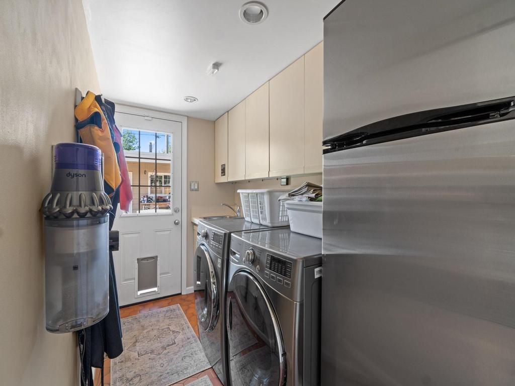 Listing Image for R3080351