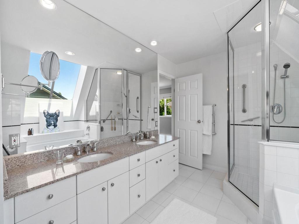 Listing Image for R3080351