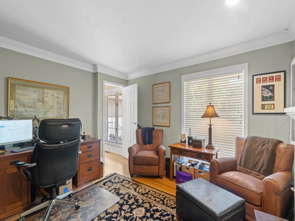 Listing Image for R3080351