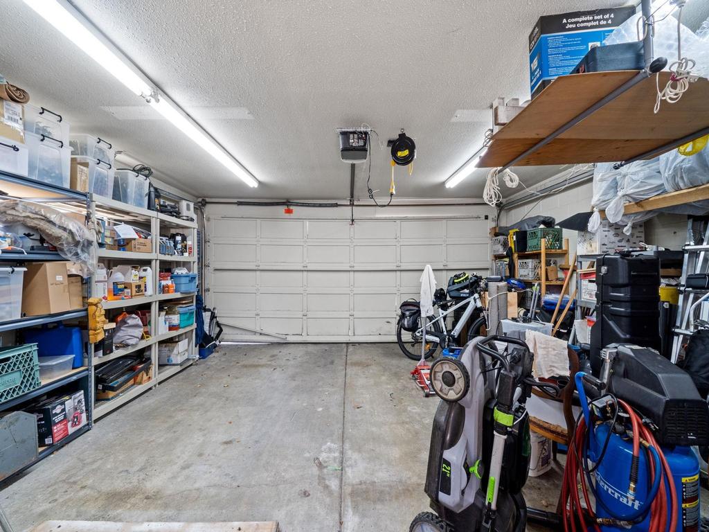 Listing Image for R3080351