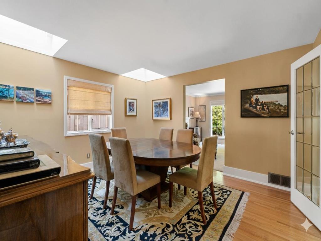 Listing Image for R3080351