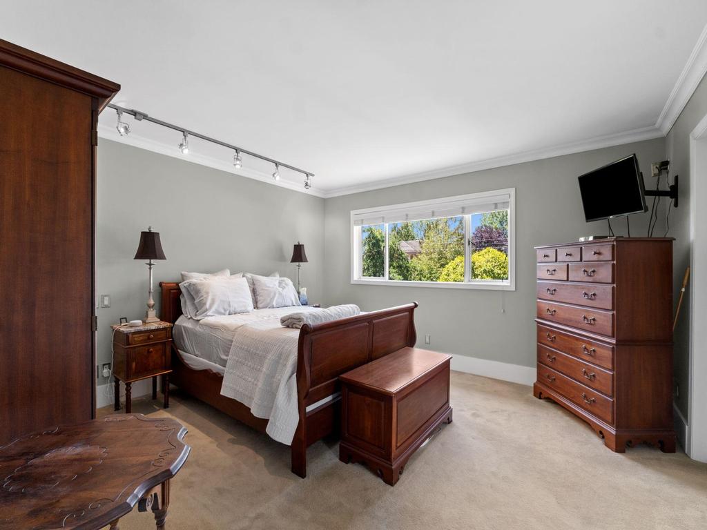 Listing Image for R3080351