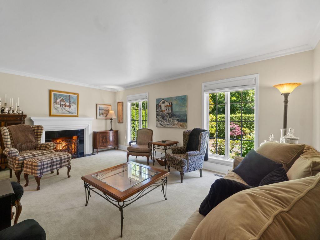 Listing Image for R3080351