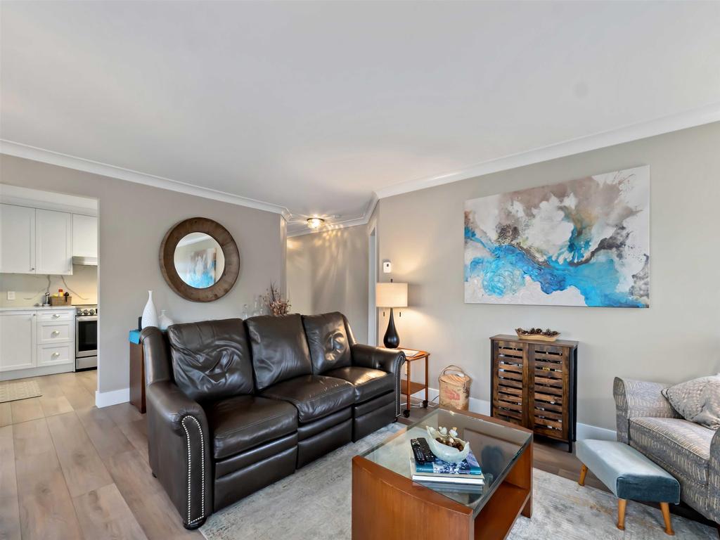 Listing Image for R3080352