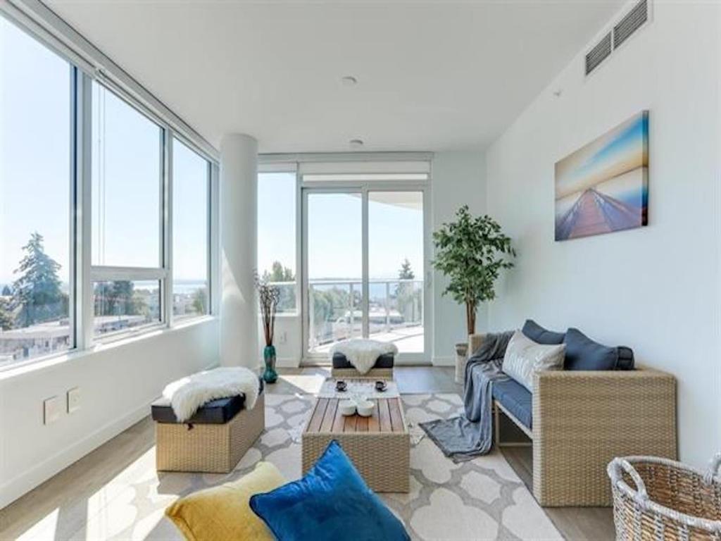 Listing Image for R3080355