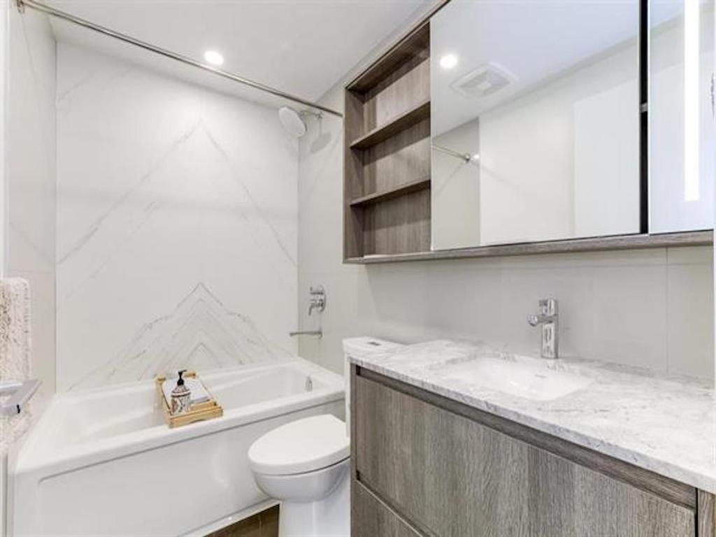 Listing Image for R3080355