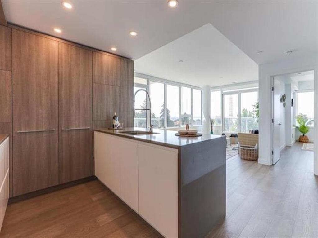 Listing Image for R3080355