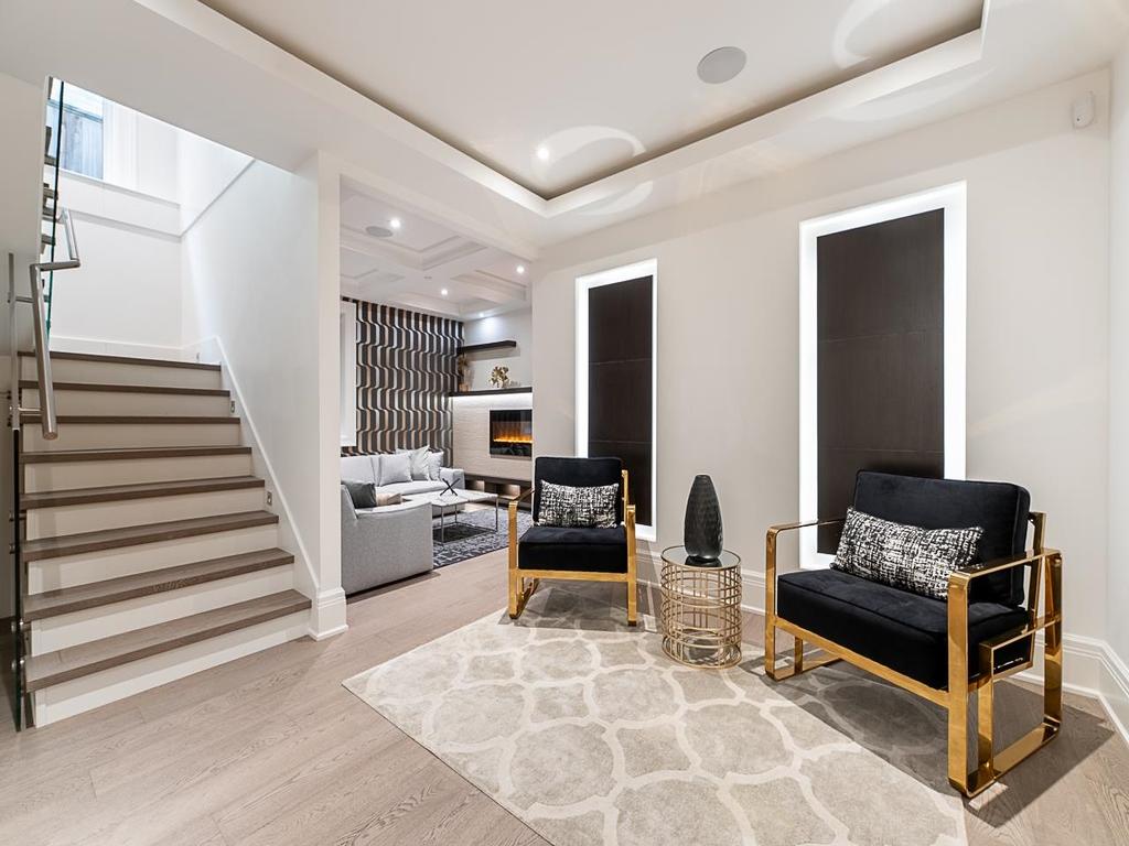 Listing Image for R3080356