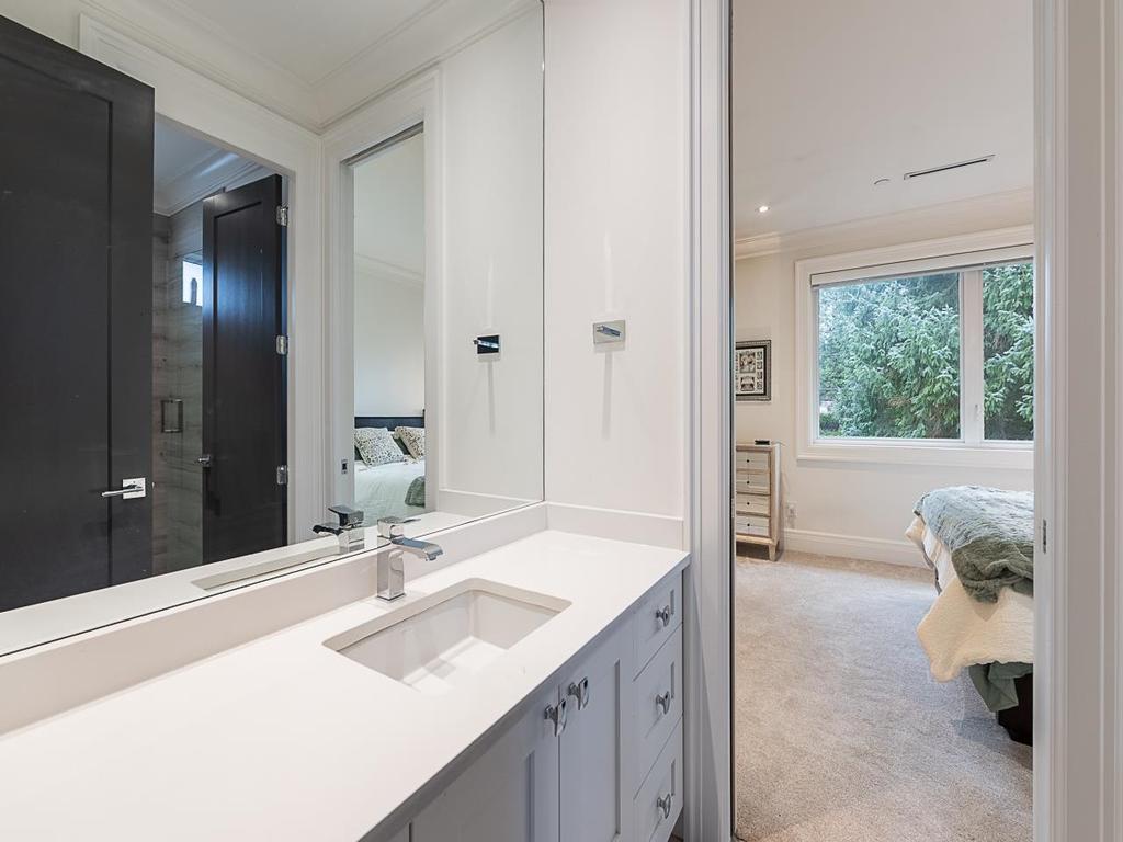 Listing Image for R3080356