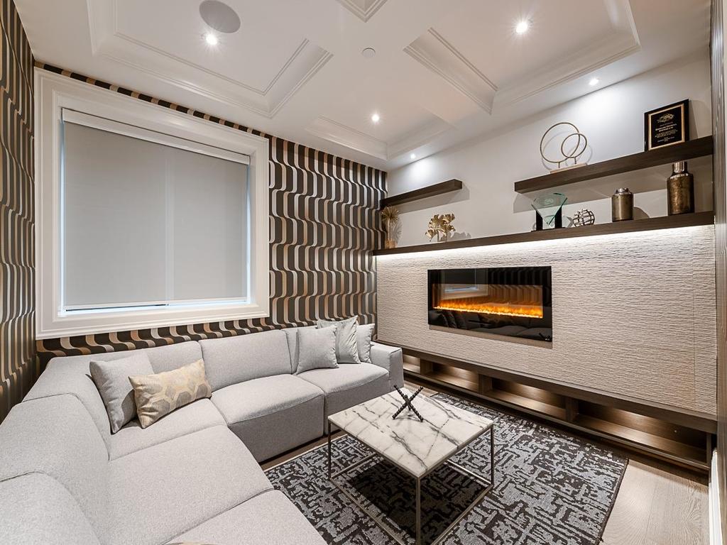 Listing Image for R3080356