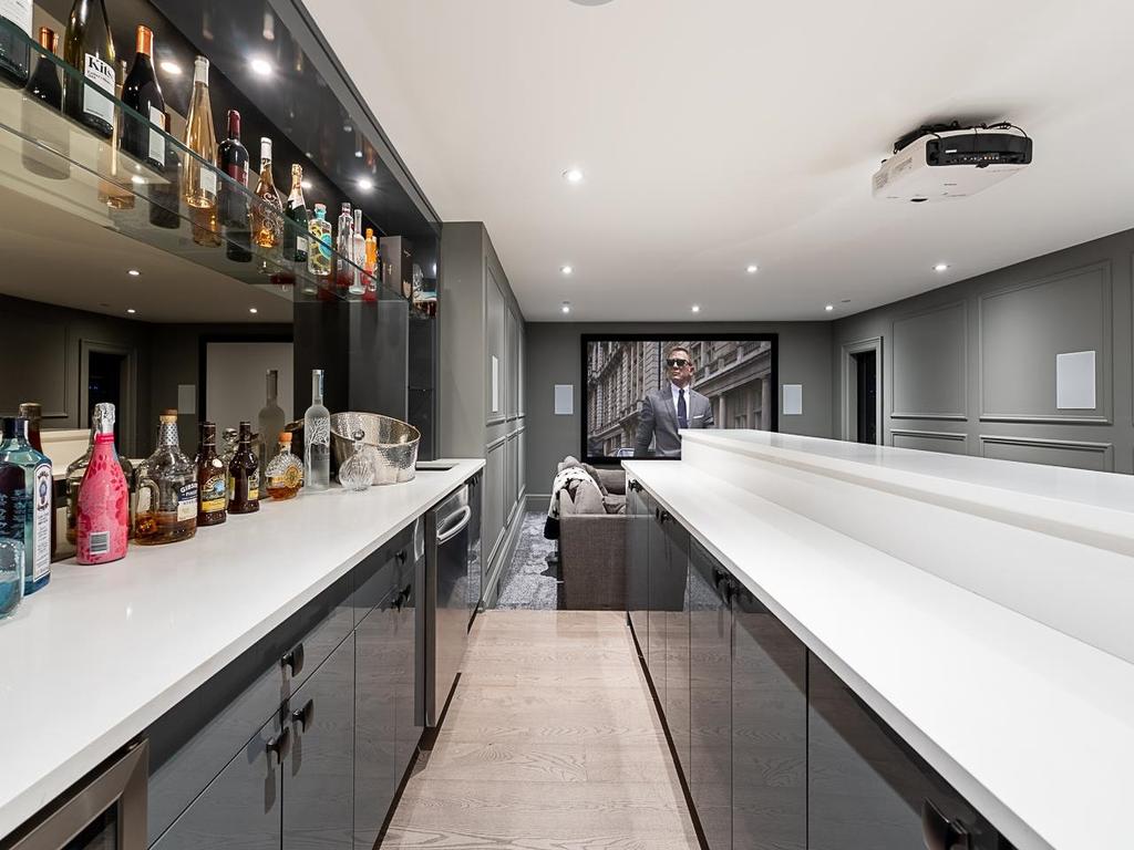 Listing Image for R3080356