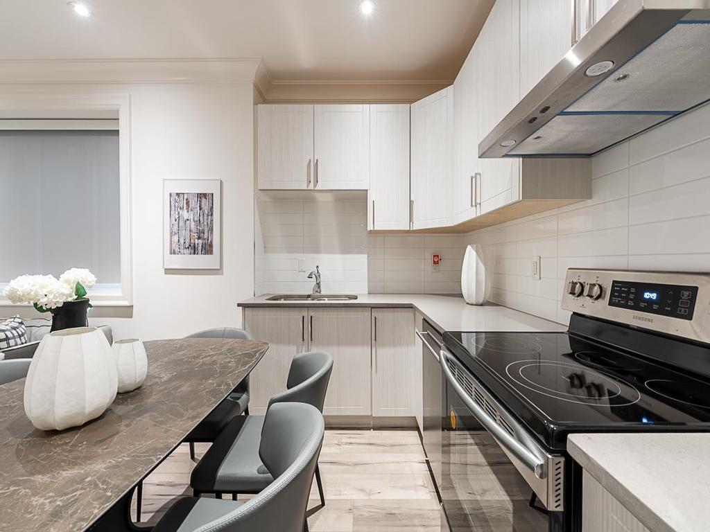 Listing Image for R3080356