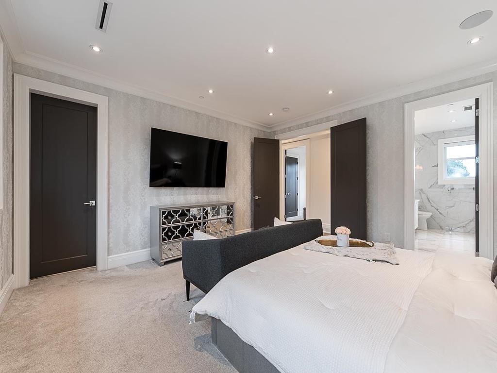 Listing Image for R3080356