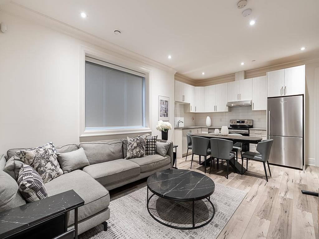 Listing Image for R3080356