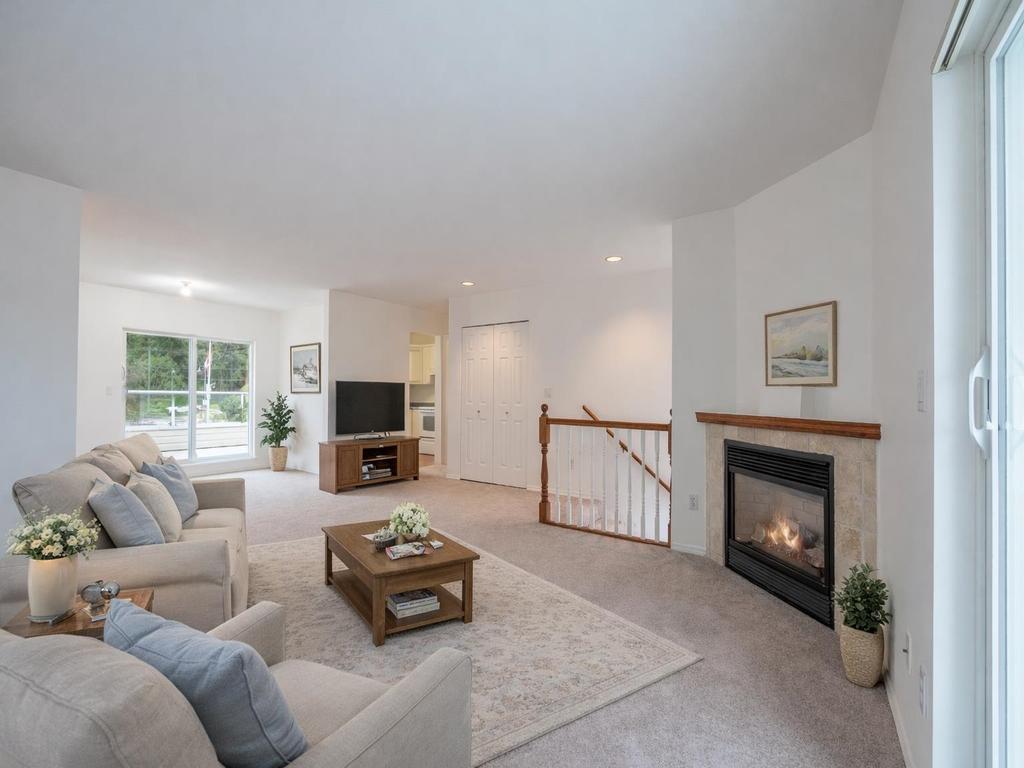 Listing Image for R3080362