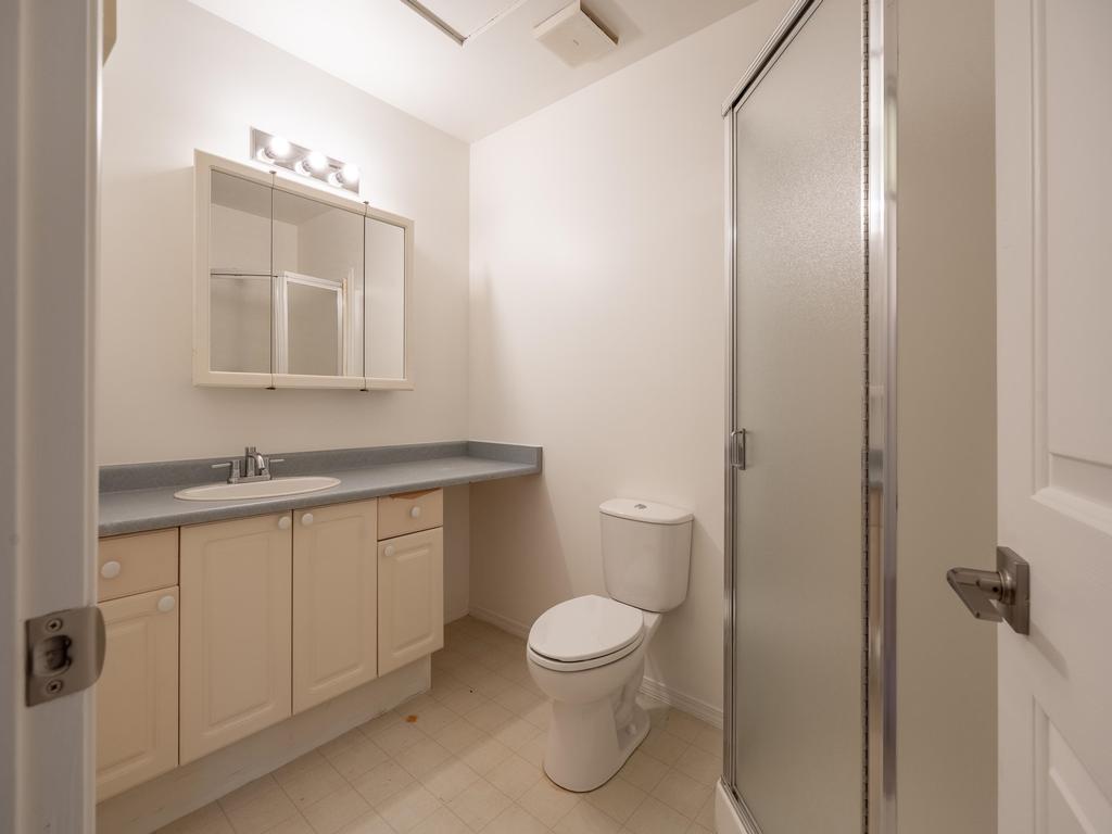 Listing Image for R3080362