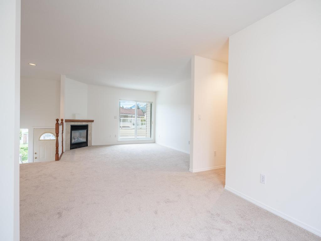 Listing Image for R3080362