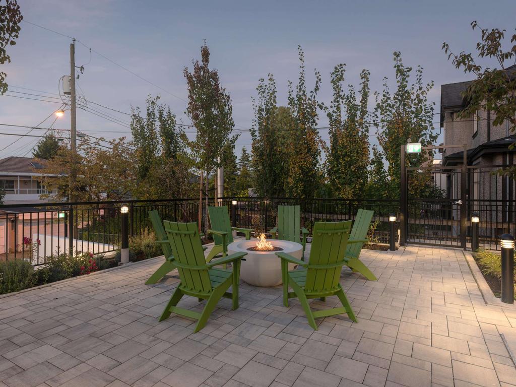 Listing Image for R3080370