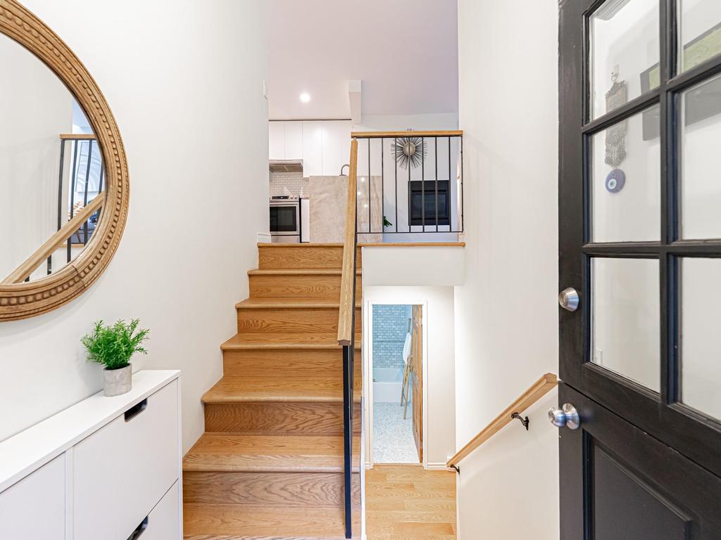 Listing Image for R3080382