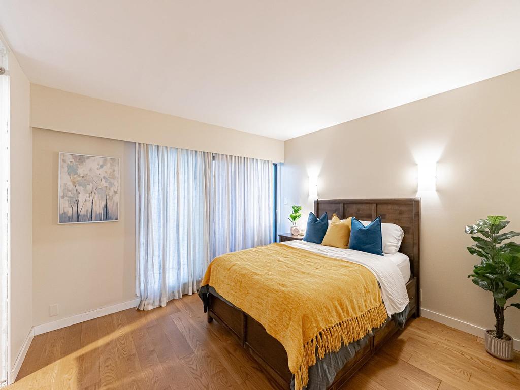 Listing Image for R3080382