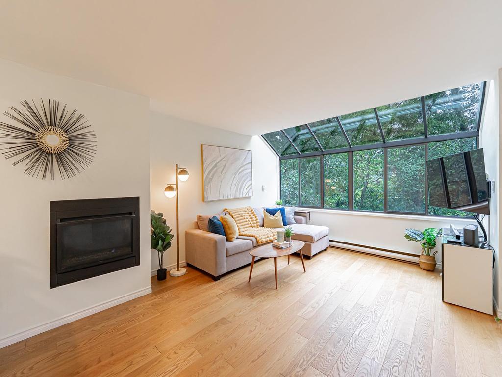 Listing Image for R3080382