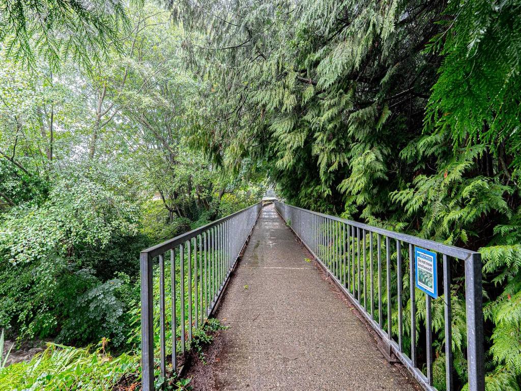 Listing Image for R3080382