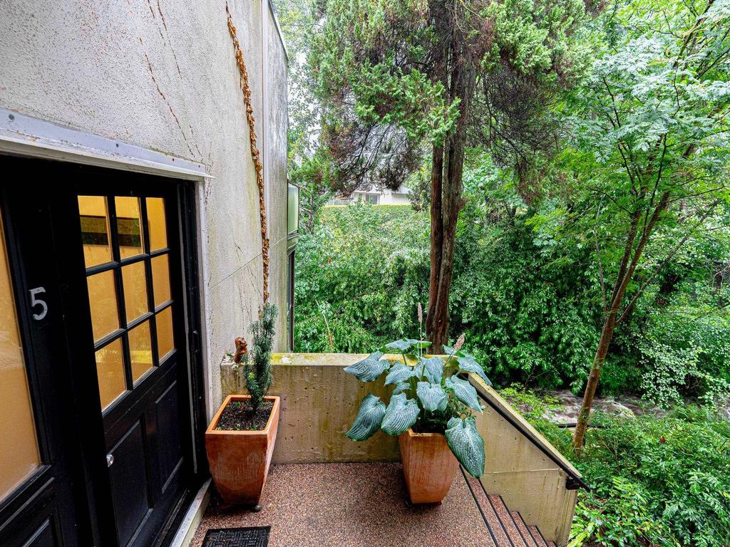 Listing Image for R3080382