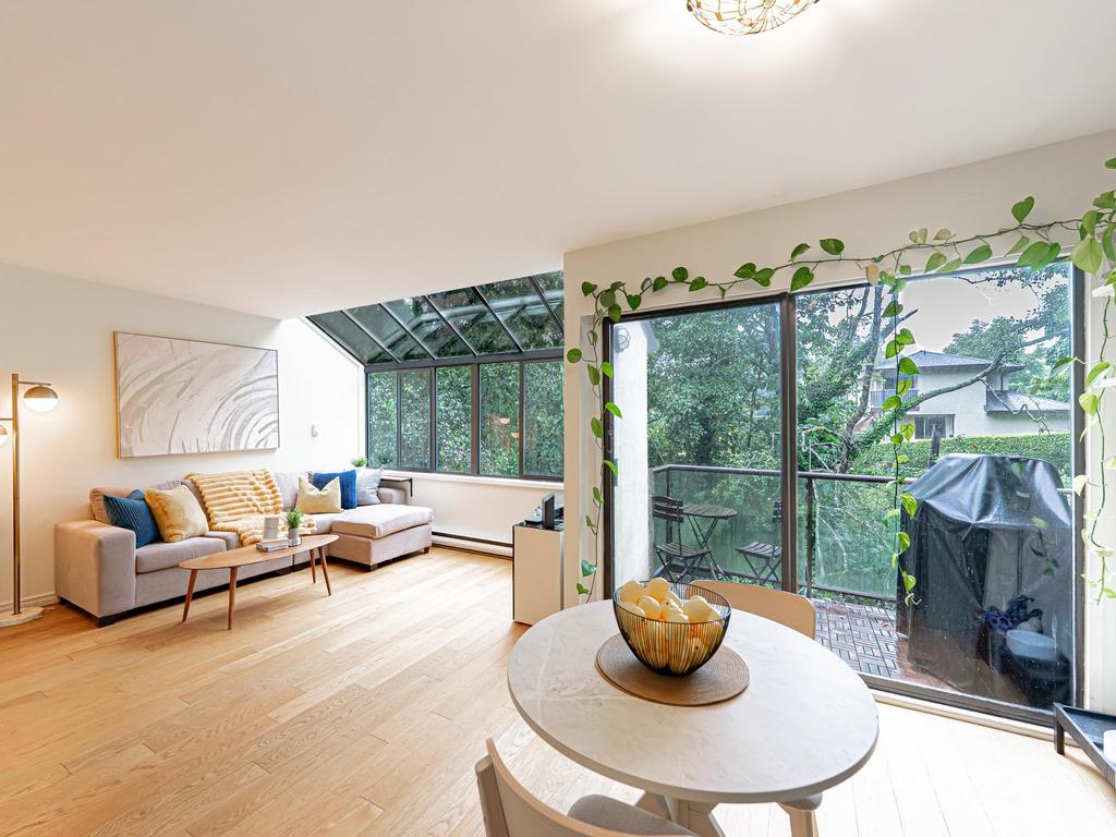 Listing Image for R3080382