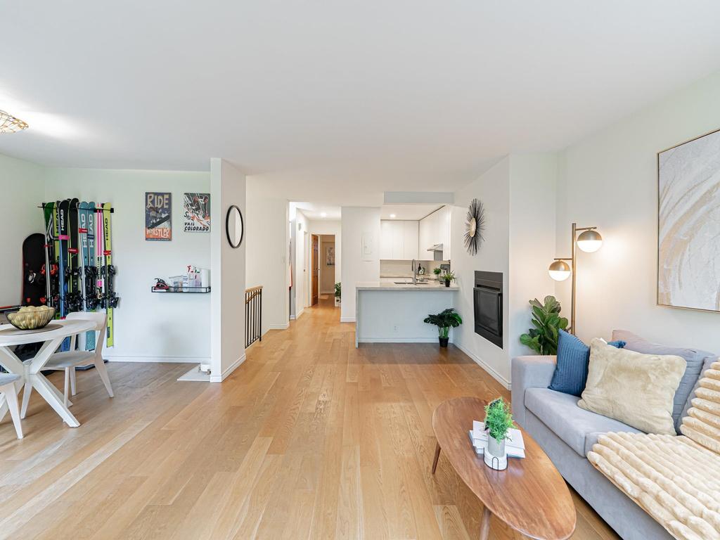 Listing Image for R3080382