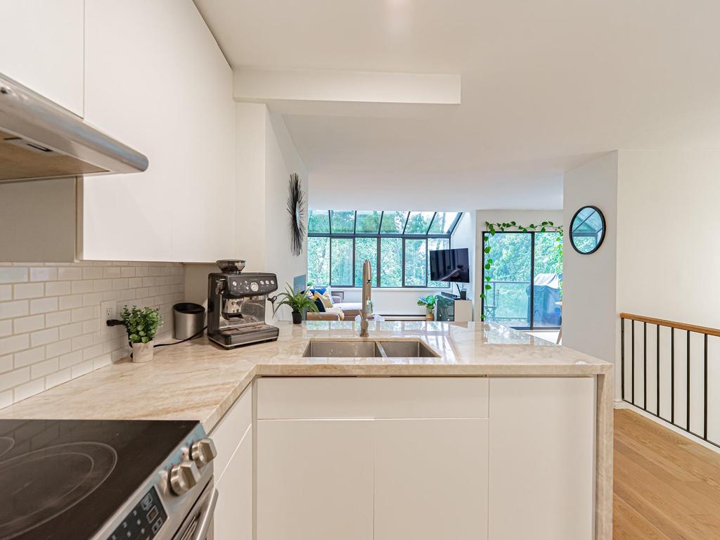 Listing Image for R3080382