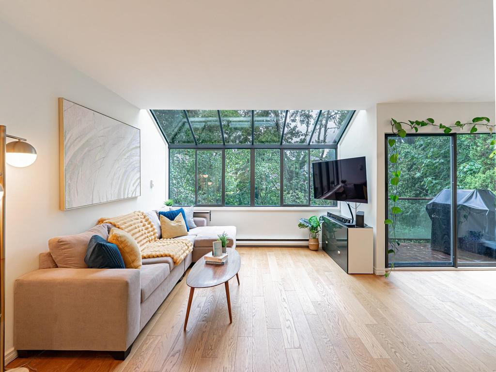 Listing Image for R3080382