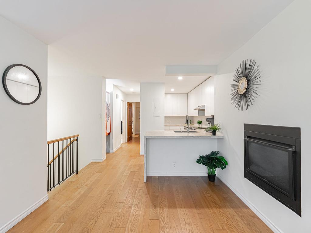 Listing Image for R3080382