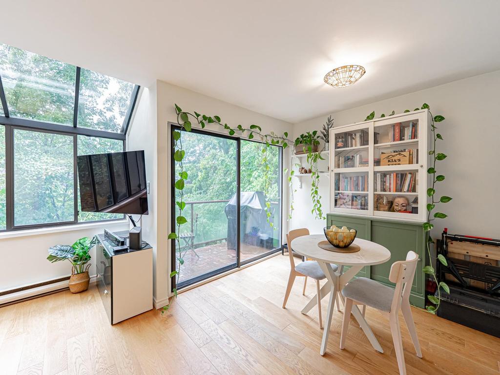 Listing Image for R3080382