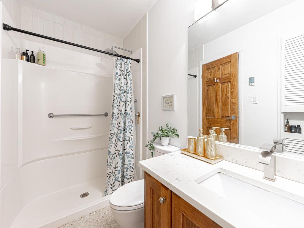 Listing Image for R3080382