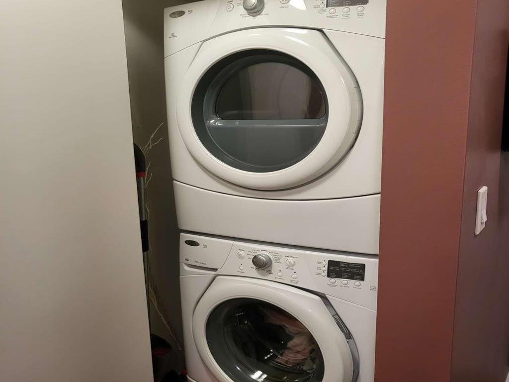Listing Image for R3080387