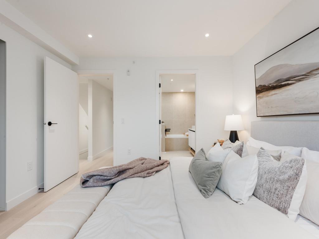 Listing Image for R3080388