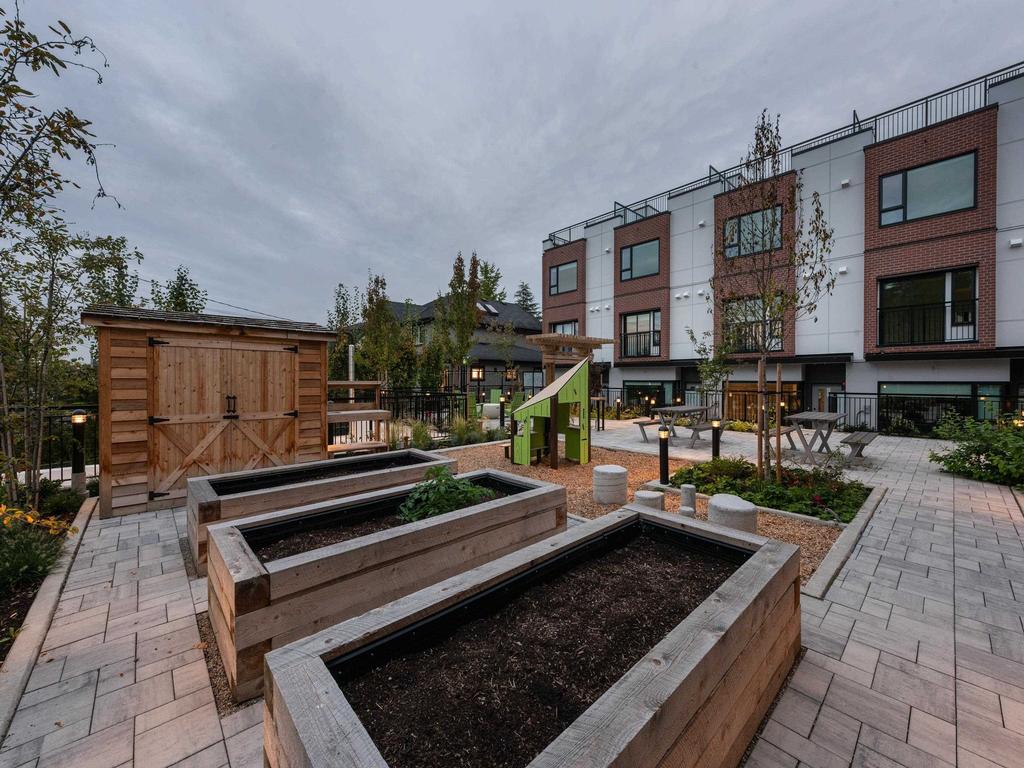 Listing Image for R3080388