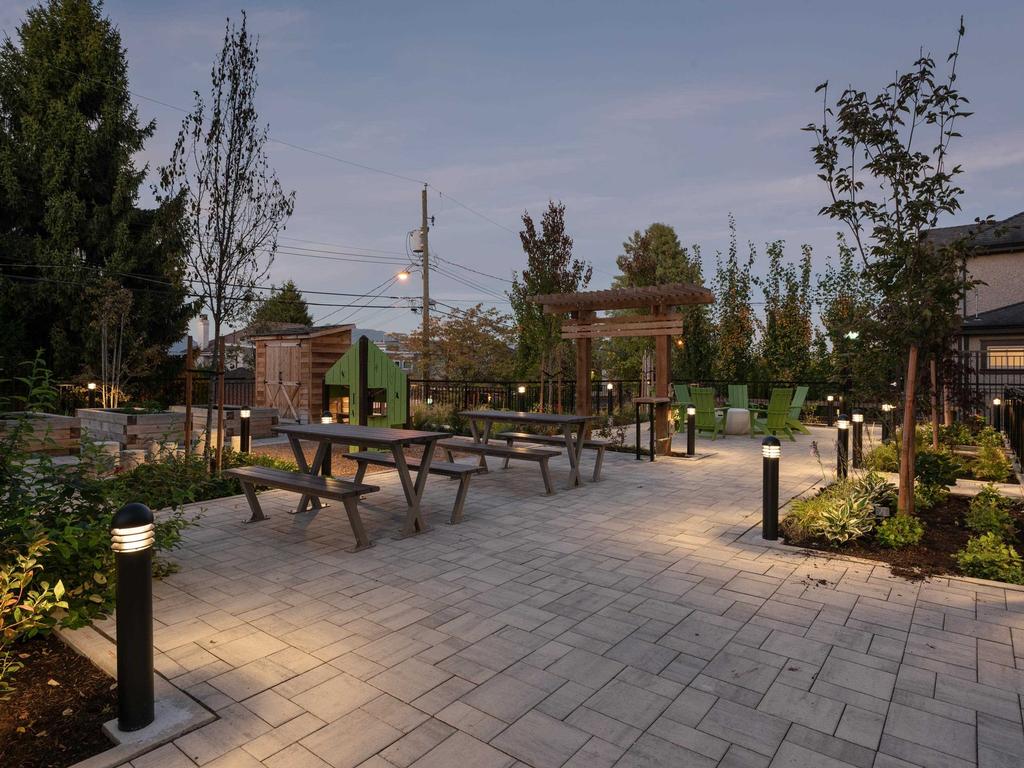 Listing Image for R3080388