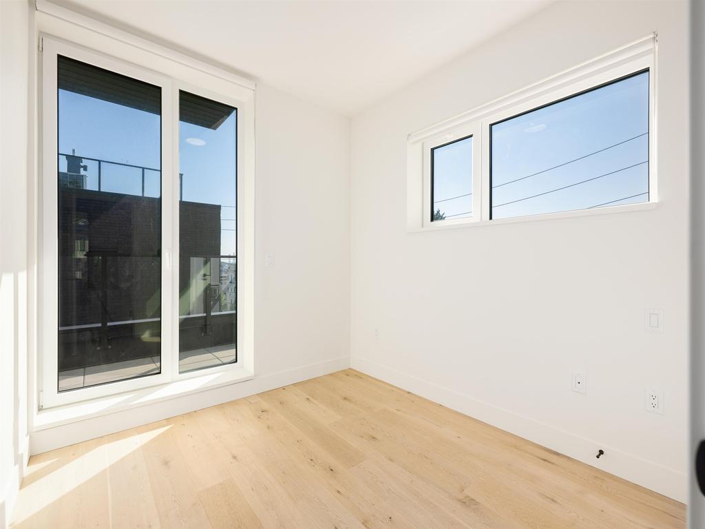 Listing Image for R3080390