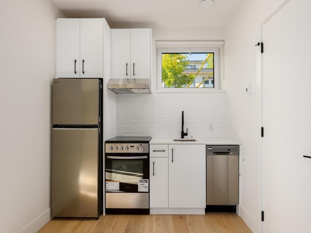 Listing Image for R3080390