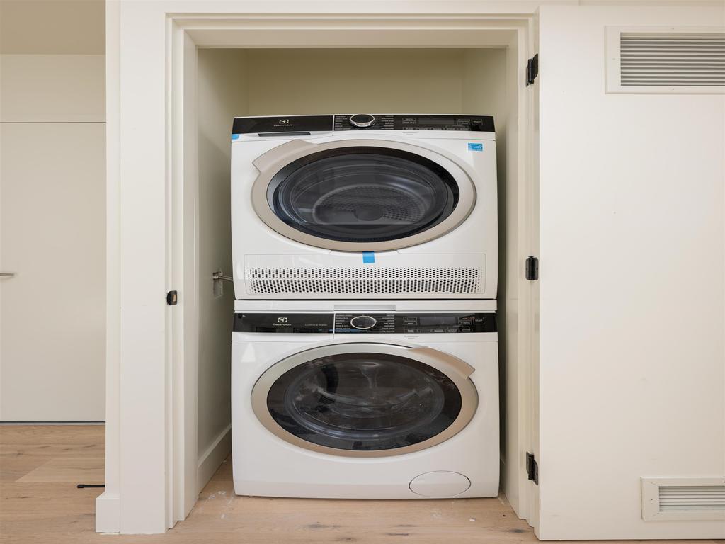 Listing Image for R3080390