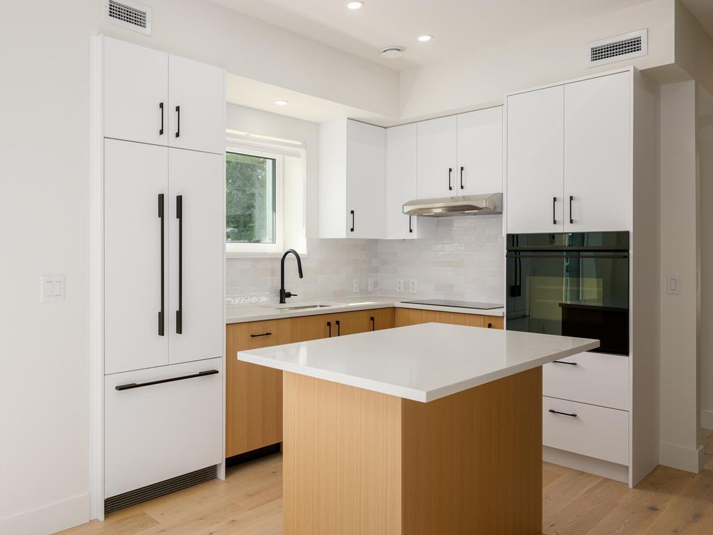 Listing Image for R3080390