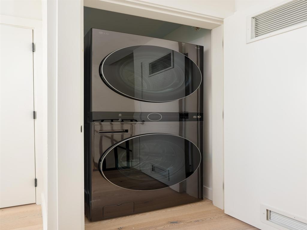 Listing Image for R3080390