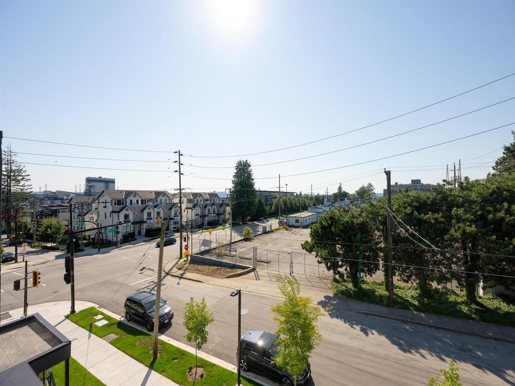 Listing Image for R3080390