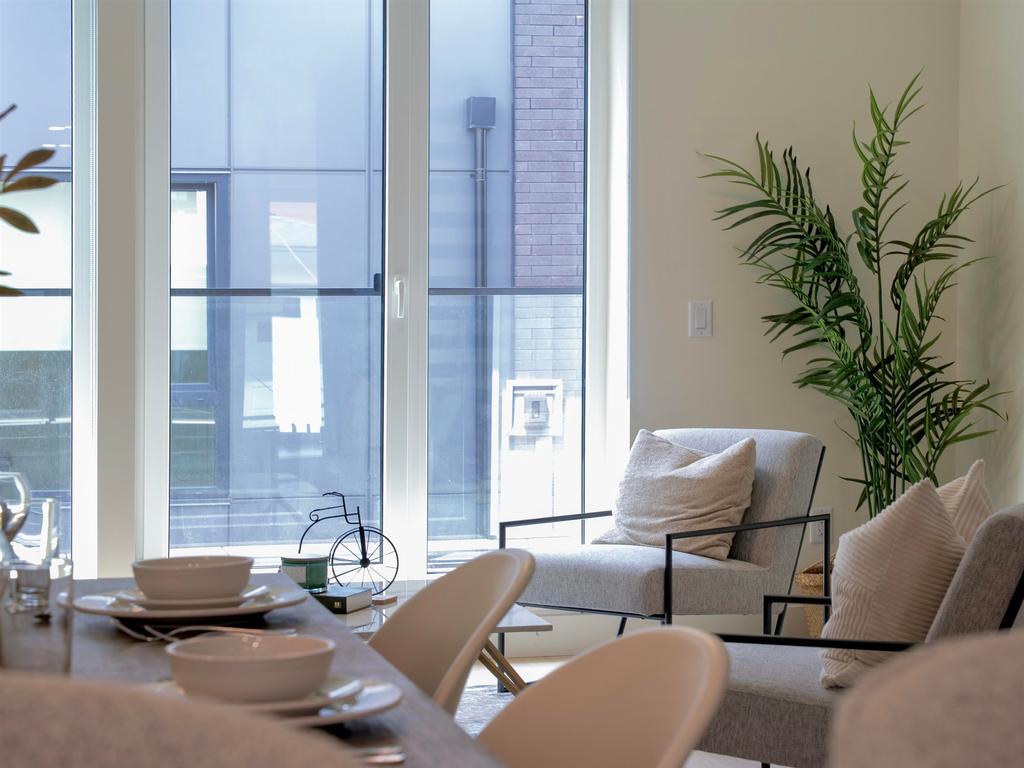 Listing Image for R3080392