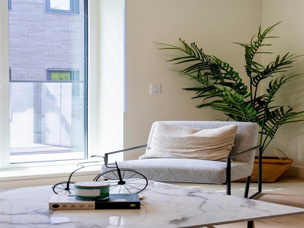 Listing Image for R3080395