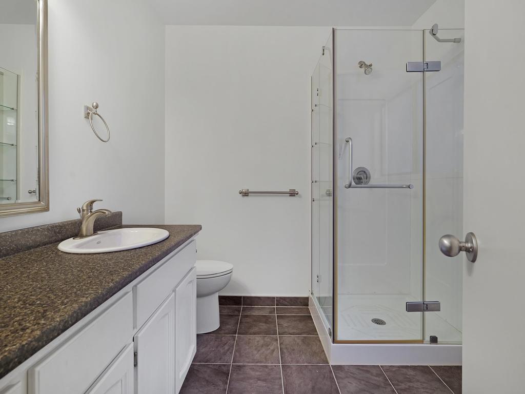 Listing Image for R3080397