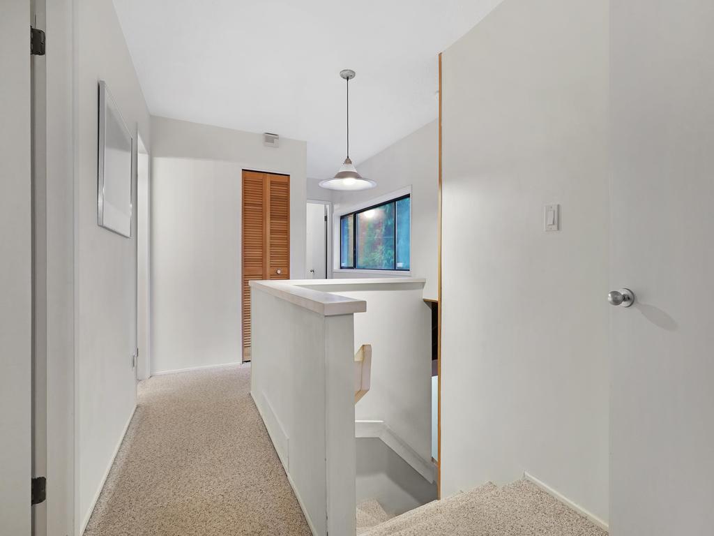 Listing Image for R3080397