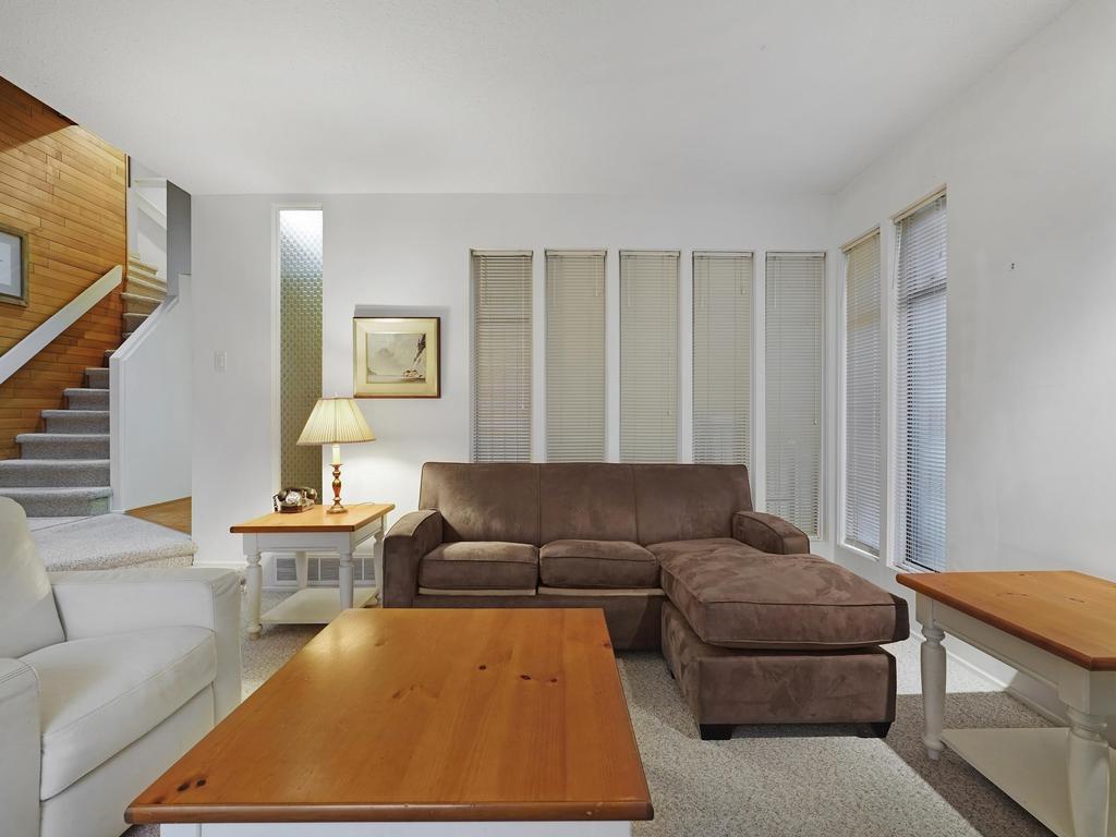 Listing Image for R3080397