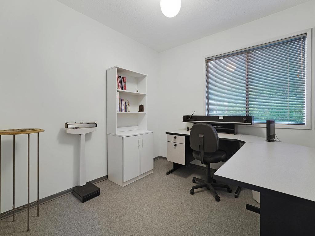 Listing Image for R3080397